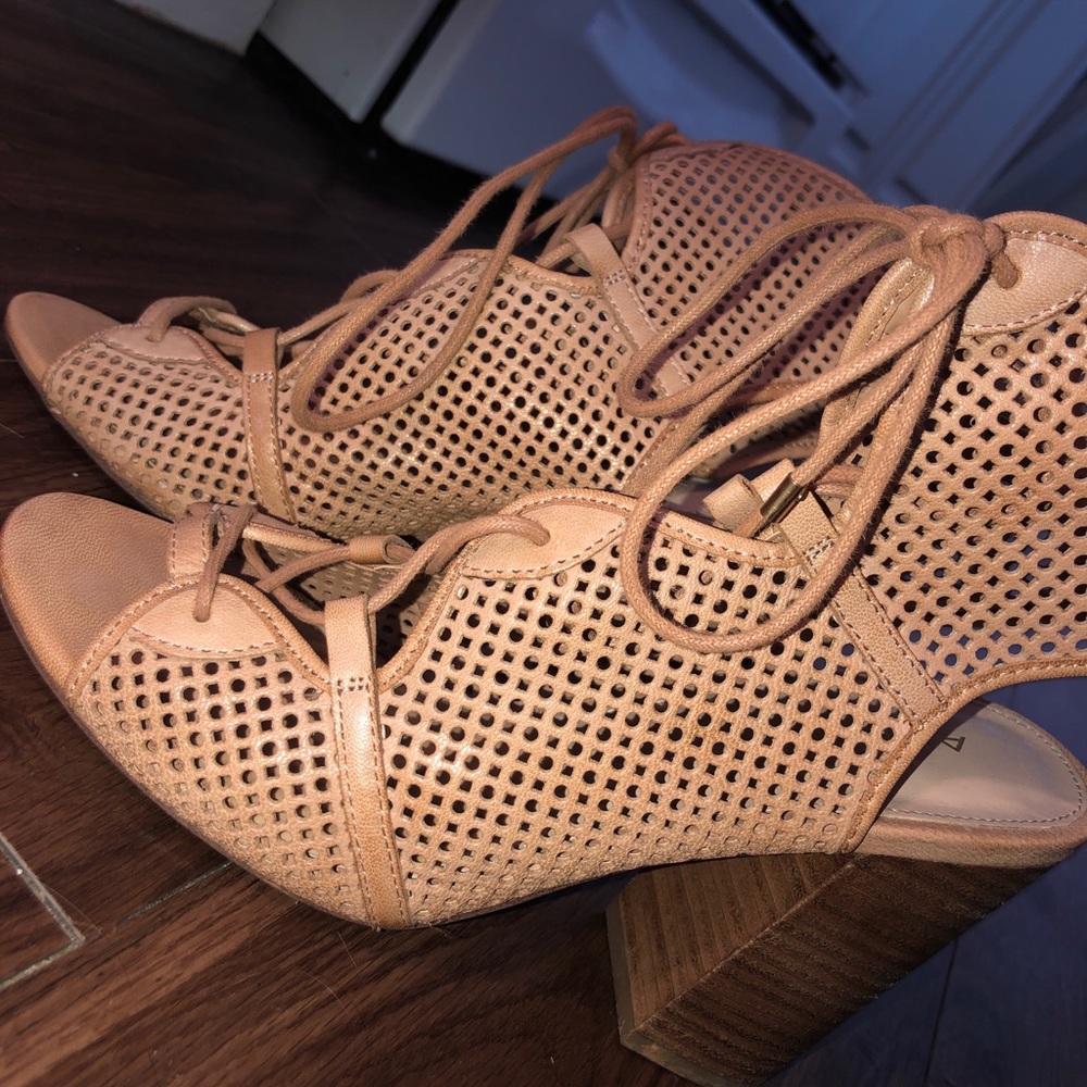 Tan/Nude Heels
